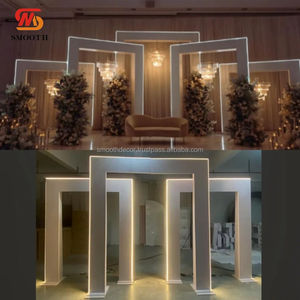 Arco de Boda Acrílico Liso con Iluminación LED, Fondo Duradero y Lujoso de 200x200cm o Tamaño Personalizado - Product Image 1