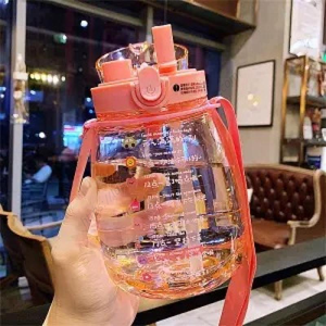 ขวดน้ำพลาสติกแบบพกพาขนาด 1300 มล. ลายพิมพ์น่ารักสำหรับเด็ก พร้อมหลอดดูด ดื่มได้สองแบบ ขายส่ง - Product Image 5