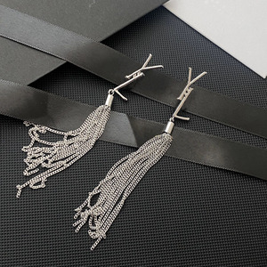 Pendientes de Aleación de Lujo de Marca Popular con Borla y Perla Plateados para Mujer - Product Image 5