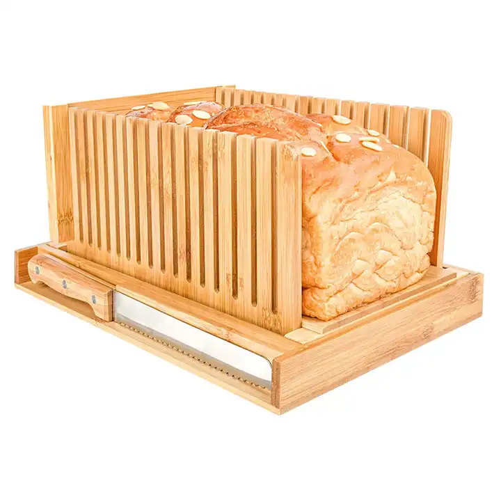 Horizontal adjustable bread slicing guide