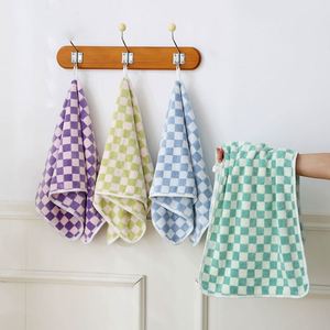 Serviette de Visage Adulte Unie en Tissu Corail Doux, Épaisse, Absorbante, Écologique, Séchage Rapide, à Suspendre – Vente en Gros 2026 - Product Image 2