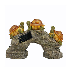 Figura de Tortuga de Resina Personalizada Weivista en Tronco de Árbol con Luces Solares, Decoración de <span class=keywords><strong>Jardín</strong></span> Exterior Hecha a Mano y Pintada a Mano - Product Image 2