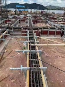 Coffrage de colonne carrée en acier haute résistance pour villa moderne, taille réglable, chevilles fixées zinguées, marque WoHeng, garantie 3 ans - Product Image 1