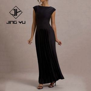Robe d'été pour femme OEM, robe noire tendance à col bateau plissé, manches courtes, robe maxi en satin de luxe - Product Image 3