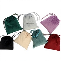 Sacs en velours vert foncé en gros en stock, personnalisables avec LOGO, sacs à cordon en velours de soie doux haut de gamme, pour rangement de sèche-cheveux, plusieurs tailles