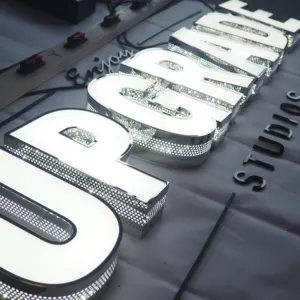 Desain baru tanda iklan led toko tanda font toko akrilik led huruf 3d