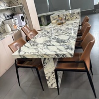 Dalles de luxe italiennes modernes en calcite Calacatta Viola polie et imperméable pour tables de salon avec design graphique
