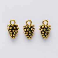 Breloque en alliage de zinc en forme de pomme de pin superposée, accent forestier pour la création de bracelets sur le thème de la forêt