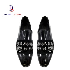 Chaussures habillées Oxford de luxe pour hommes en cuir brillant de haute qualité, faites à la main, durables, à motif spécial, personnalisables avec logo du fabricant - Product Image 3