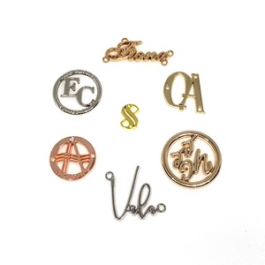 Etiquetas de alta calidad, ropa, bolsos, marcas populares, etiquetas al por mayor, logotipo trasero adhesivo, etiqueta de Metal de cuero - Product Image 4