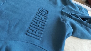 เสื้อยืดโลโก้ปั๊มนูนแบบกำหนดเอง ผ้าฝ้าย 100% พิมพ์ลายนูน 3 มิติ สตรีทแวร์ ยูนิเซ็กส์ เนื้อผ้าหนา เสื้อยืดปั๊มนูน 3 มิติ แบบกำหนดเอง - Product Image 4