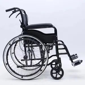 Fauteuil roulant médical pliable confortable fauteuil roulant léger de sport pliable en acier manuel