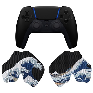 แผ่นยางกันลื่นซับเหงื่อแบบมืออาชีพ ลายคลื่นยักษ์นอกคาเนกาวะ สำหรับจอย PS5 - Product Image 3