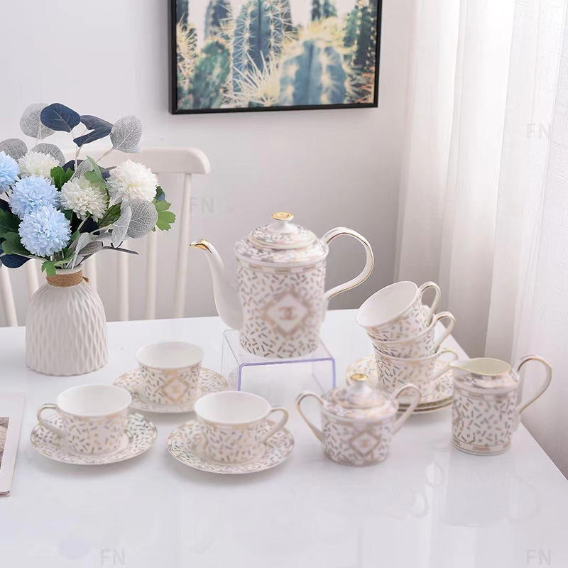 สีขาวงาช้าง