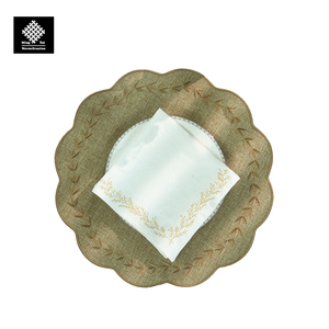 مناديل طاولة مطرزة مخصصة من البوليستر، مفارش طاولة مزخرفة، حاملات أكواب ومفارش - Product Image 2