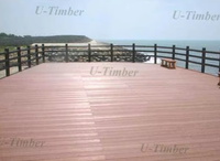 Plancher composite WPC multicouche antidérapant, ignifuge, imperméable et écologique pour extérieur, garantie 15 ans, système de pose par clic