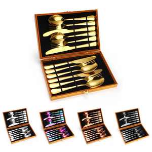 <span class=keywords><strong>Set</strong></span> di posate in acciaio inossidabile lucidato a specchio, <span class=keywords><strong>12</strong></span> pezzi (coltello, cucchiaio, forchetta) in scatola di legno di lusso, all'ingrosso - Product Image 1