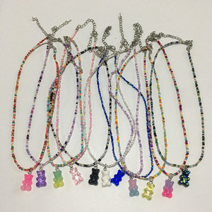 Collares con cuentas de arcoíris de oso de goma degradado transparente para <span class=keywords><strong>mujer</strong></span>, collar con colgante de oso de semilla de Color caramelo, joyería Y2K - Product Image 2