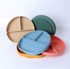 Ensemble de vaisselle pour bébé en silicone sans BPA, 8 pièces, assiette, bavoir, bol, cuillère, fourchette, tasse, ensemble d'alimentation pour bébé en silicone 9 en 1 - Product Image 5