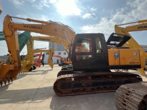 รถขุดมือสอง HYUNDAI 220LC-7H ราคาถูก คุณภาพเยี่ยม รถขุดมือสอง HYUNDAI ขาย - Product Image 3