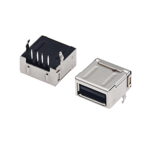 Connecteur USB 2.0 Type-A femelle entièrement blindé, 90 °   Conception de broche à angle droit pour un montage sécurisé sur circuit imprimé, isolateur noir - Product Image 1