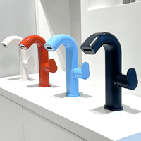 Robinet de lavabo moderne et contemporain à cascade intelligente, robinet à débit contrôlé, robinet de salle de bain, mélangeur d'eau chaude et froide