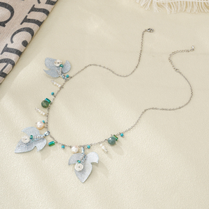 Joyería Botánica Estilo Fairycore, Delicada <span class=keywords><strong>Cadena</strong></span> con Perlas Naturales de Agua Dulce, Circonita, Cristal, Hoja Real y Flor Chapada en Platino - Product Image 3