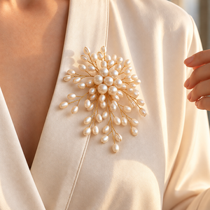 Broche en perles faite à la main pour femme, élégante, accessoire de mode, cadeau, bijoux, vente en gros - Product Image 1