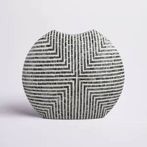 Llamativo jarrón moderno de nácar para decoración de flores, maceta para el hogar, paquete OEM hecho en Vietnam, fabricación directa - Product Image 1