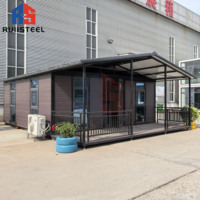 Maison-conteneur de luxe RUIISTEEL avec piscine et terrasse sur le toit