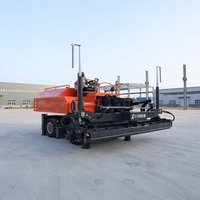Machine de nivellement laser pour béton avec grande flèche télescopique – Équipement pour travaux de sols d'aéroports, d'hangars et d'entrepôts