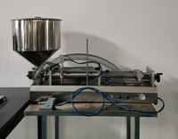 Machine de distribution de liquides semi-automatique à piston pneumatique avec commande par pédale pour le remplissage de bouteilles d'huile alimentaire et de vin