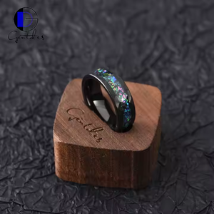 Bague de fiançailles en tungstène noir martelé 8MM avec incrustation d'opale concassée et d'opale galaxie, vente en gros de bijoux Gentdes - Product Image 3