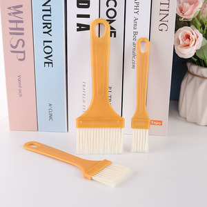 JIANYAN Juego de cepillos para barbacoa, 3 piezas, plástico amarillo, cerdas resistentes al calor que no se desprenden, para cocinar, sazonar y asar - Product Image 1