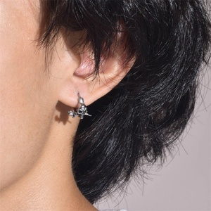 Pendientes de Acero Inoxidable Vintage para Hombre, Joyería Hip Hop, Pendientes con Diseño de Flor y Calavera - Product Image 3