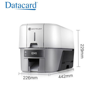 Máquina <span class=keywords><strong>de</strong></span> Impresión <span class=keywords><strong>de</strong></span> Tarjetas <span class=keywords><strong>de</strong></span> Identificación <span class=keywords><strong>de</strong></span> PVC Datacard ENTRUST Sigma EM1, Compacta para Pequeñas Empresas, Aplicaciones Comerciales <span class=keywords><strong>de</strong></span> Tarjetas, Tarjetas IC e ID - Product Image 3