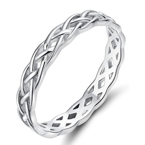 Anello nuziale in acciaio inossidabile Q736 con motivo geometrico, unisex, classico, per matrimoni. - Product Image 1