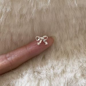 Pendientes de Plata de Ley S925 con Diseño de Estrella y Lazo, Estilo Coreano, Dulces, Lindos, Versátiles y Modernos - Product Image 1