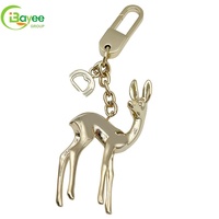Llavero metálico Premium Perception Elegante con diseño de ciervo en 3D, color oro claro, para colgar en la bolsa, recuerdo, regalo corporativo