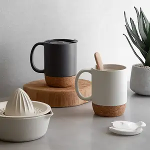 Cangkir kopi dapat dipakai ulang Putih 14Oz 15Oz mug keramik sublimasi hitam dengan tutup tahan cipratan segel silikon
