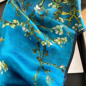 Foulards Carrés en <span class=keywords><strong>Soie</strong></span> <span class=keywords><strong>100</strong></span> % Pure 12 Mommes, Peinture à l'Huile Florale, Design Français, Logo Personnalisé OEM, Vente en Gros pour Femmes - Product Image 5