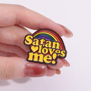 El nuevo Pin de solapa Hot <span class=keywords><strong>Satan</strong></span> Loves Me, accesorios con palabras personalizadas, alfileres artesanales de <span class=keywords><strong>Metal</strong></span> de dibujos animados, insignia, letra, Pin de esmalte suave, Arco Iris - Product Image 1