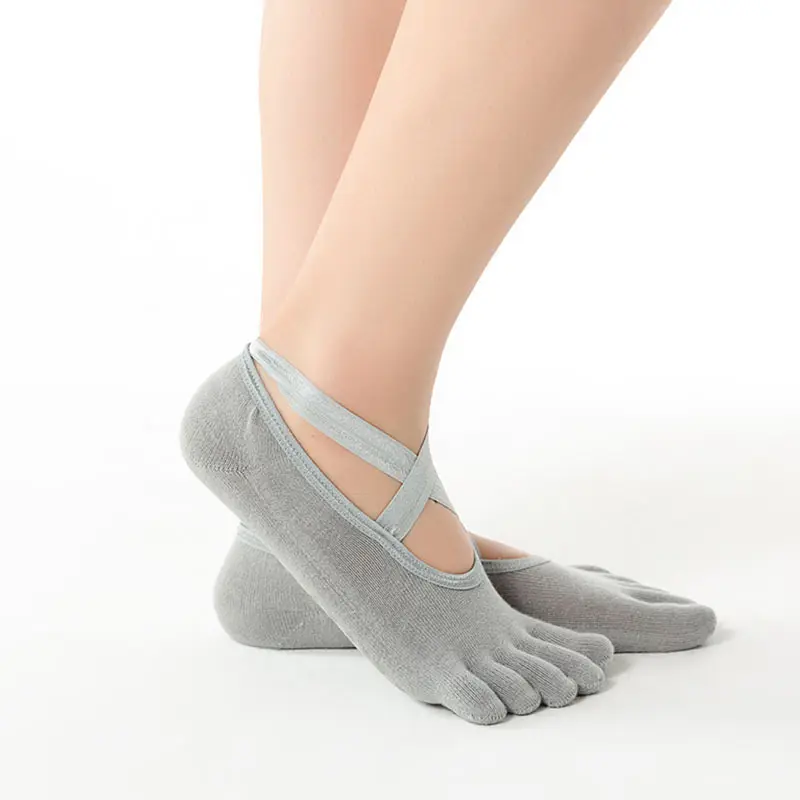 Groothandel Katoen Anti-Slip Zachte Siliconen Zool Pilates Custom Vrouwen Grip Yoga Vijf Teen Sokken Voor Vrouwen