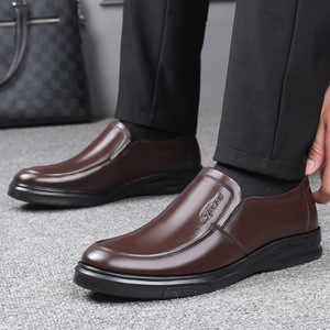 รองเท้าโลฟเฟอร์หนังวัวแท้สำหรับผู้ชาย ส้นเตี้ย พื้นยาง ระบายอากาศได้ดี เหมาะสำหรับใส่ทำงานหรือลำลอง ดีไซน์เย็บปักลายพู่ห้อย - Product Image 5