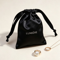 Petit sac en satin noir avec cordon de serrage, pochette en satin de soie personnalisée avec logo pour bijoux, extensions de cheveux, emballage cadeau