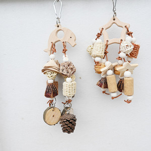 ของเล่นนกแก้วทำจากไม้ธรรมชาติเป็นมิตรกับสิ่งแวดล้อมสำหรับกรงนกรูปกรวยข้าวโพดจุกไม้สำหรับกัด - Product Image 1