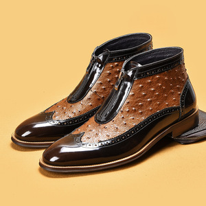 Mocassins pour hommes en cuir véritable à motif d'autruche embossé, à bout pointu et fermeture éclair, avec bottes Chelsea en cuir brillant - Product Image 2
