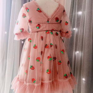 Nouvelle Robe d'Anniversaire Personnalisable Fille Rose à Paillettes Fraise en Tulle pour Enfants - Product Image 5