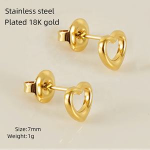 <span class=keywords><strong>Dina</strong></span> moda venta al por mayor 18K chapado en oro de acero inoxidable mujeres pendientes tachuelas minimalista lindo Irregular corazón pendiente para niñas - Product Image 3