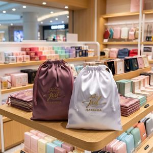 Bolsa de Almacenamiento Personalizada de Satén con Cordón para Pelucas, Extensiones de Cabello, Lencería, Zapatos y Regalos, con Logotipo Impreso, MOQ 100 Piezas, Directo de Fábrica en China - Product Image 4